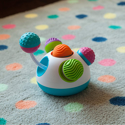 Сенсорна іграшка з м'ячиками від Fat Brain Toys
