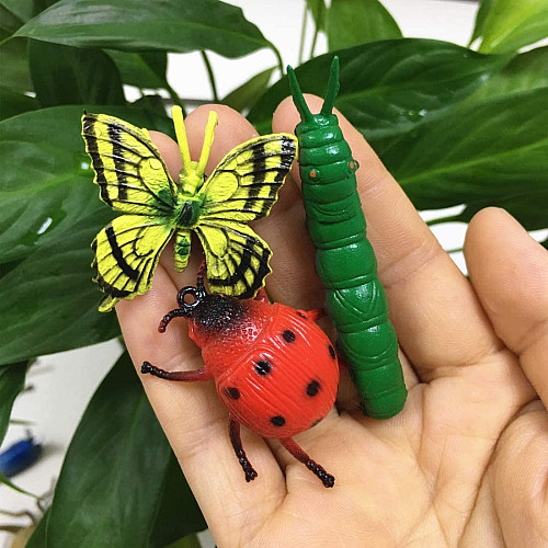 Розвиваючий набір Комахи, жуки і метелики (30 шт)
