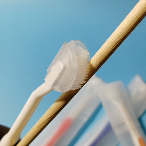 Тристороння силіконова професійна зубна щітка для дітей