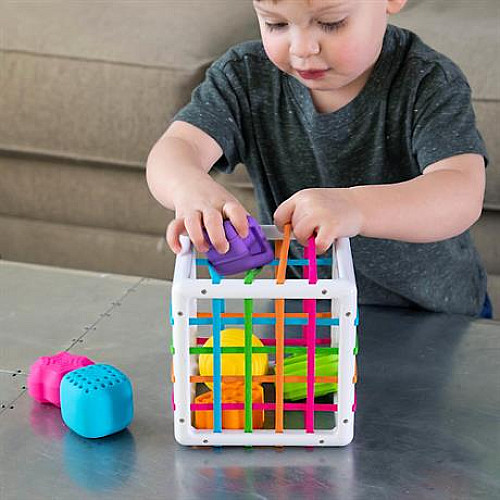 Розвиваючий сенсорний набір Куб сортер з фігурами (6 шт) від Fat Brain Toys