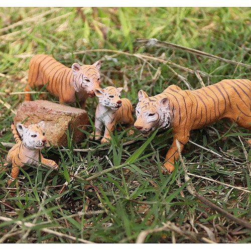 Развивающий набор фигурок Семья тигров (4 шт) от Obetty
