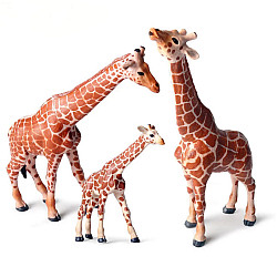 Розвиваючий набір фігурок Сім'я жирафів (3 шт) від Obetty