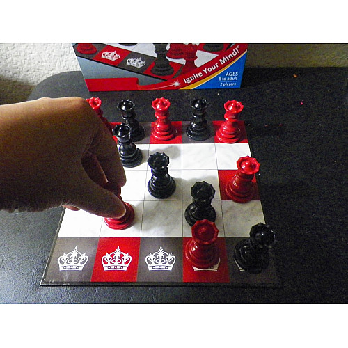 Настільна гра головоломка Шахові королеви від ThinkFun