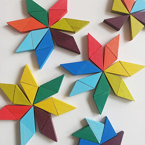 Розвиваюча дерев'яна іграшка Трикутна мозаїка (64 елементи)