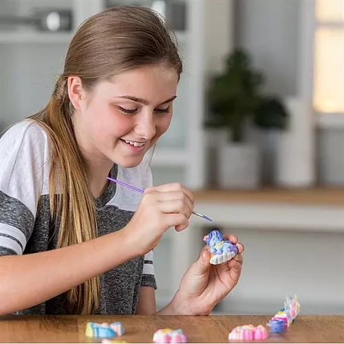 Творческий набор гипсовые магниты и брошки Единороги от 4M