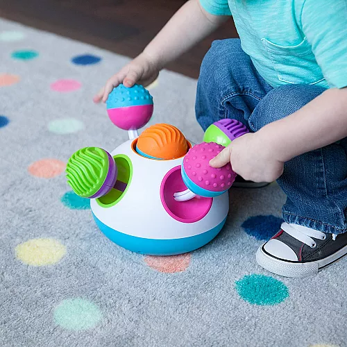 Сенсорная игрушка с мячиками от Fat Brain Toys Сенсорная игрушка с мячиками от Fat Brain Toys