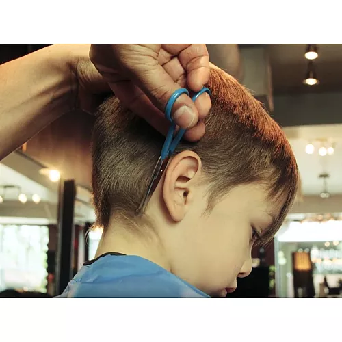 Безопасный парикмахерский набор для детских стрижек (18 предметов) от CALMING CLIPPER Безопасный парикмахерский набор для детских стрижек (18 предметов) от CALMING CLIPPER