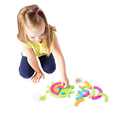 Розвиваюча гра Збери жука від Fat Brain Toys