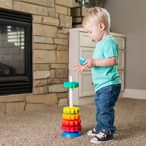 Тактильная игрушка винтовая Пирамидка от Fat Brain Toys Тактильная игрушка винтовая Пирамидка от Fat Brain Toys