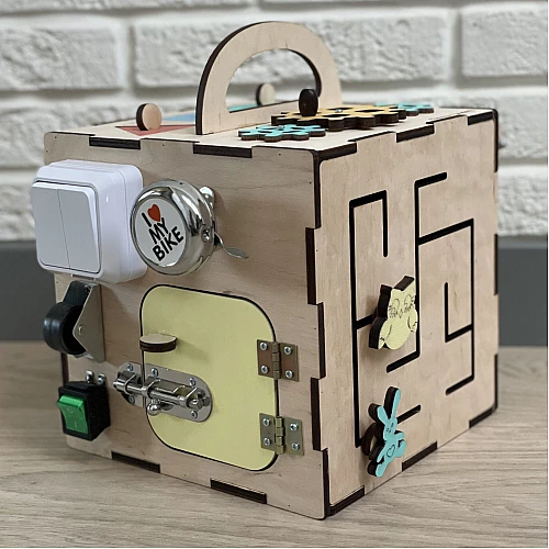 Развивающая игрушка Бизикуб 20х20 см