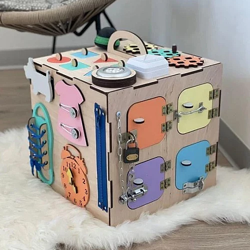 Развивающая игрушка Бизикуб 30х30 см