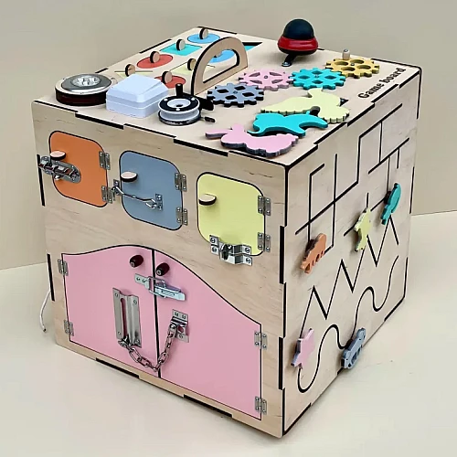 Развивающая игрушка Бизикуб 40х40 см с дверкой