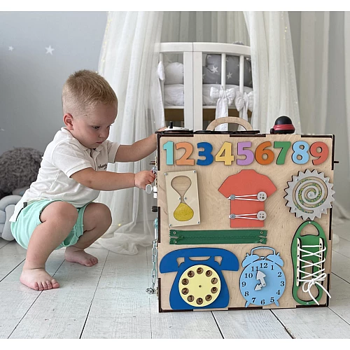 Развивающая игрушка Бизикуб 40х40 см с дверкой