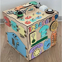 Развивающая игрушка Бизикуб 40х40 см с дверкой