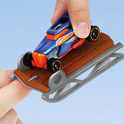 Різдвяний адвент календар Гонки від Hot Wheels Різдвяний адвент календар Гонки від Hot Wheels