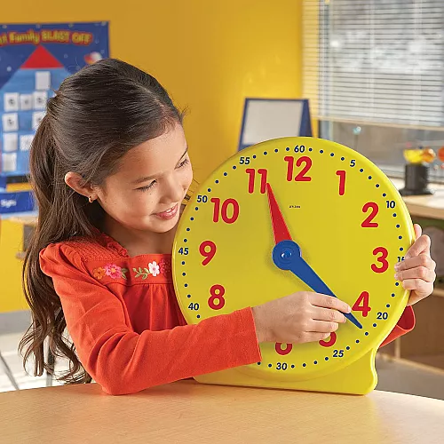 Великий аналоговий годинник від Learning Resources Великий аналоговий годинник від Learning Resources