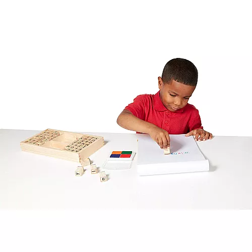 Набор деревянных штампов Алфавит (56 шт) от Melissa & Doug