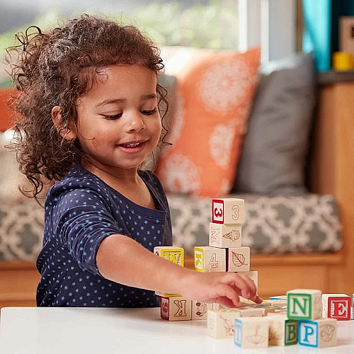 Розвиваючий набір Дерев'яна абетка від Melissa & Doug