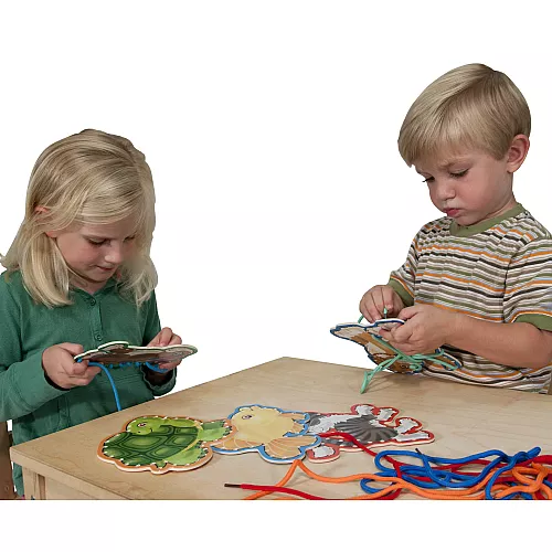 Розвиваючий набір дерев'яна шнурівка Тварини від Melissa & Doug Розвиваючий набір дерев'яна шнурівка Тварини від Melissa & Doug