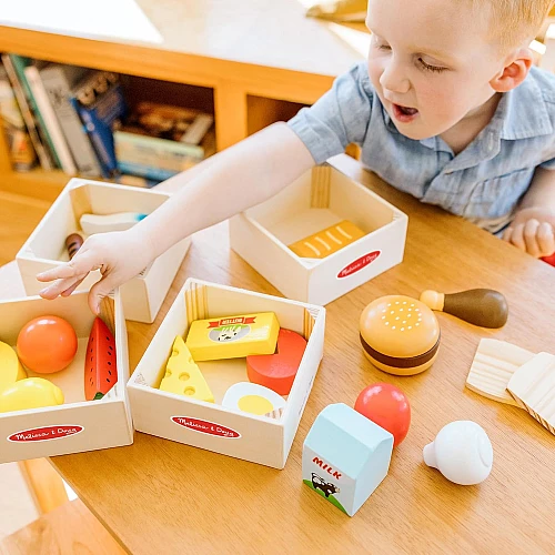 Розвиваючий набір Роли (21 предмет) від Melissa & Doug