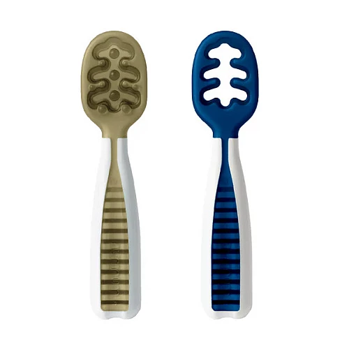 Набір для годування 3-в-1 Силіконовий нагрудник і 2 навчальні ложки від NumNum