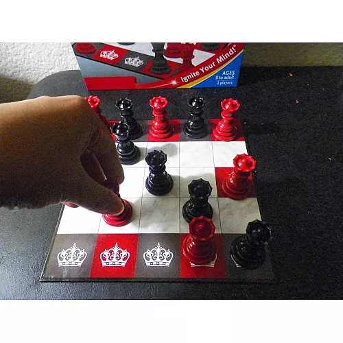 Настольная игра головоломка Шахматные королевы от ThinkFun