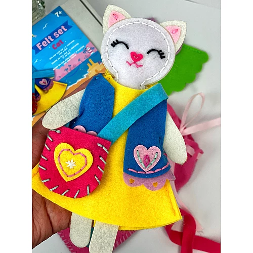 Набор для творчества игрушка из фетра Котик (одежда и аксессуары)