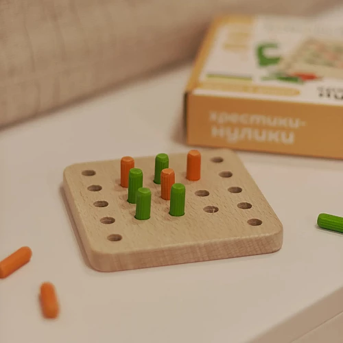 Деревянная настольная игра Крестики-нолики (2 игрока) Деревянная настольная игра Крестики-нолики (2 игрока)