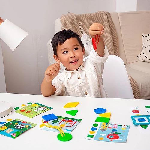 Розвиваюча гра Fisher-Price. Шнуруємо-комбінуємо Розвиваюча гра Fisher-Price. Шнуруємо-комбінуємо