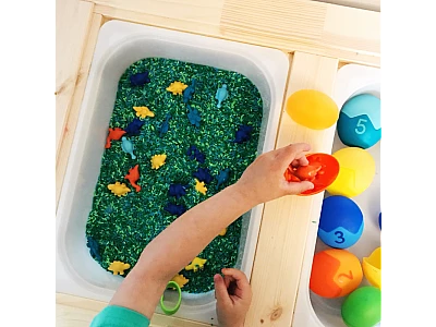 Сделай сам! Сенсорная коробка с динозаврами!